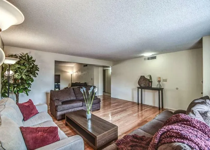 Larkspur - Lovely & Entertaining Hot Tub With Pool, Living!