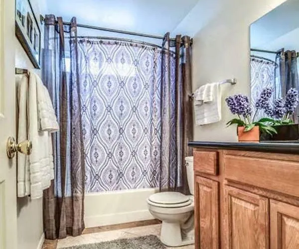 Larkspur - Lovely & Entertaining Hot Tub With Pool, Living! Holiday home