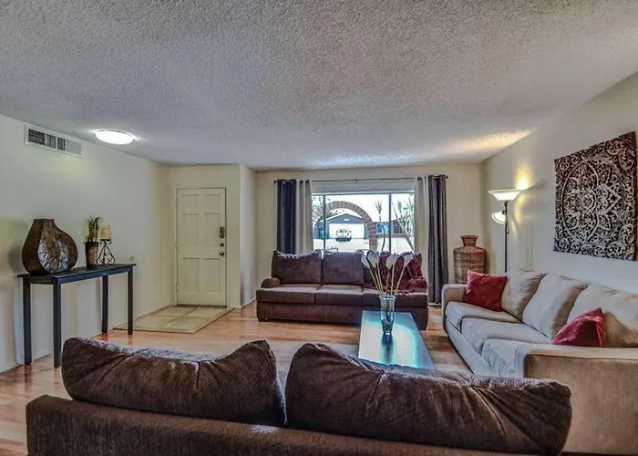 Holiday home Larkspur - Lovely & Entertaining Hot Tub With Pool, Living!