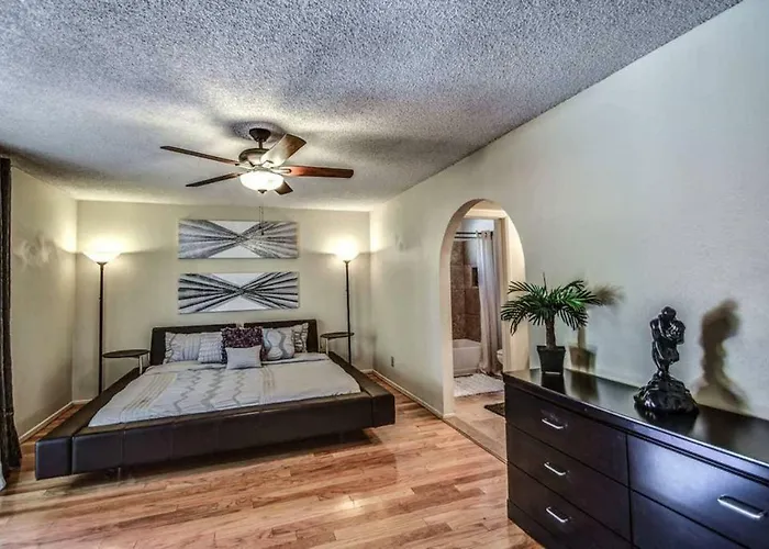 Holiday home Larkspur - Lovely & Entertaining Hot Tub With Pool, Living! *