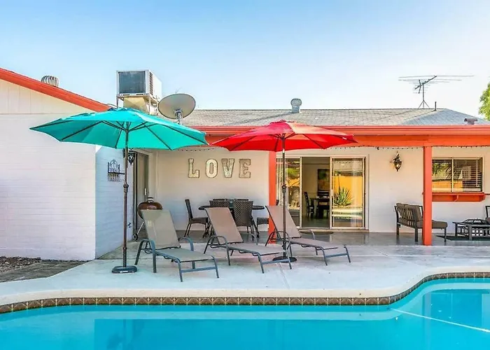 Larkspur - Lovely & Entertaining Hot Tub With Pool, Living! Holiday home Phoenix