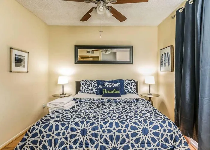 Larkspur - Lovely & Entertaining Hot Tub With Pool, Living! Phoenix