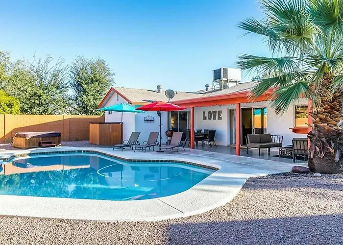 Larkspur - Lovely & Entertaining Hot Tub With Pool, Living! Holiday home *