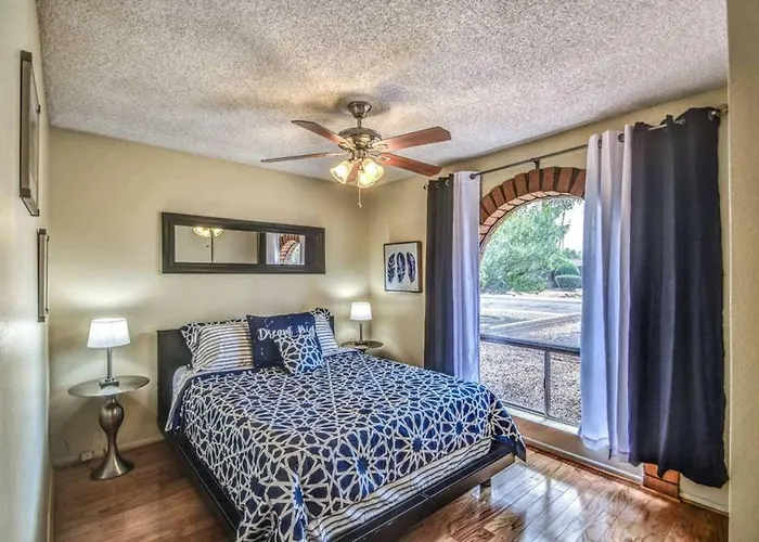 Larkspur - Lovely & Entertaining Hot Tub With Pool, Living! Phoenix