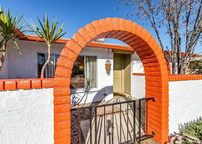 Larkspur - Lovely & Entertaining Hot Tub With Pool, Living! Phoenix